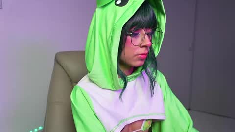 Cloe online show from April 2026 12:33:01 PM