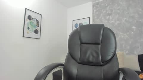 Cloe  online show from December 2024 12:52:02 AM