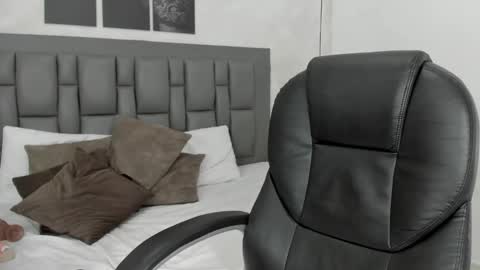 Cloe  online show from December 2024 08:07:01 PM