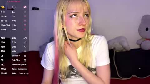  CLOE  online show from October 2025 11:04:02 PM