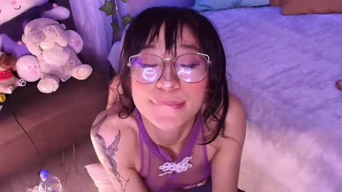 Snapshot of cloe_leeee chatting on December 2025 06:42:02 AM Cloe Leeee online show from December 2025 06:42:02 AM