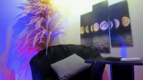 Cloe online show from November 2025 03:10:02 PM