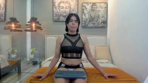 Cloe Mylo online show from May 2026 03:15:01 AM