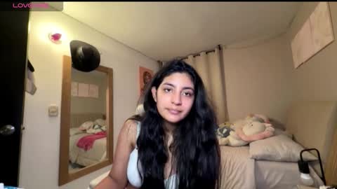 cloe small online show from October 2025 02:22:02 AM