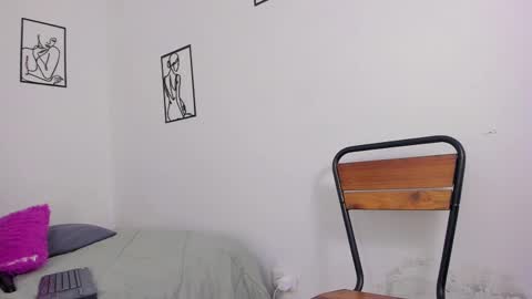 cloe online show from February 2025 08:47:01 PM