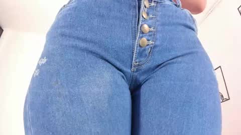 cloe online show from March 2025 09:04:02 PM