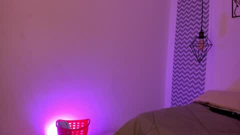 cloe online show from November 2025 10:42:01 PM