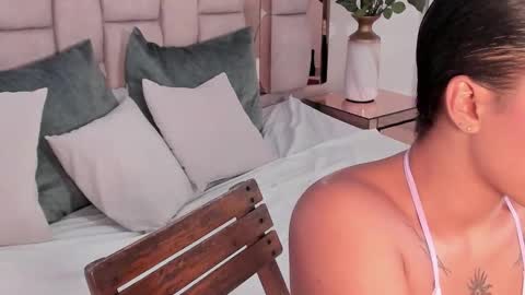 Cloe online show from December 2025 02:17:02 AM