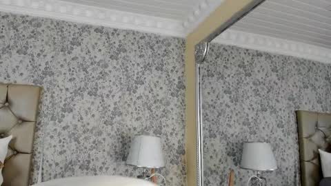 Snapshot of clohebell chatting on December 2025 07:40:02 PM Clohe the wonder online show from December 2025 07:40:02 PM