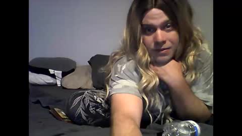 Snapshot of closetmtf chatting on November 2025 01:59:02 AM closetmtf online show from November 2025 01:59:02 AM