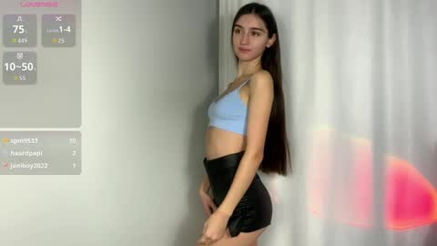 Kelly online show from October 2025 04:00:02 AM