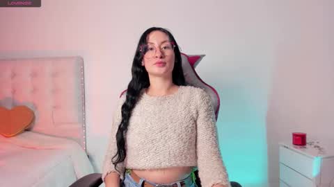 Snapshot of clover_tter_ chatting on November 2025 02:10:01 AM Chloe online show from November 2025 02:10:01 AM