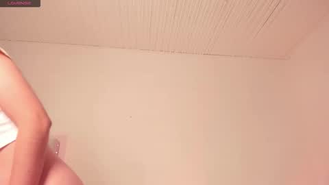 Snapshot of clover_tter_ chatting on November 2025 02:00:01 AM Chloe online show from November 2025 02:00:01 AM