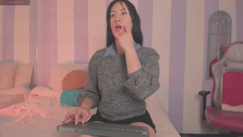 Snapshot of clover_tter_ chatting on November 2025 07:16:02 PM Chloe online show from November 2025 07:16:02 PM