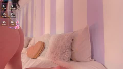 Snapshot of clover_tter_ chatting on December 2025 03:23:01 AM Chloe online show from December 2025 03:23:01 AM