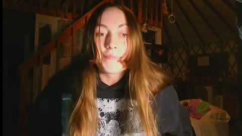 Clover online show from March 2025 04:21:01 AM