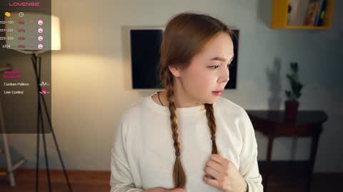 Hi everybody Im Lily Today is my first day here Lets get acquainted online show from December 2024 06:57:02 PM