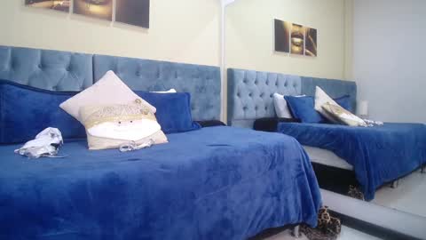 Snapshot of clown_face chatting on December 2024 06:00:02 AM emely dolce online show from December 2024 06:00:02 AM