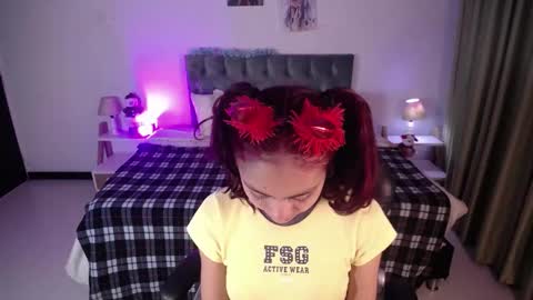 Snapshot of clown_face chatting on December 2024 02:21:02 AM emely dolce online show from December 2024 02:21:02 AM