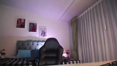 Snapshot of clown_face chatting on December 2024 04:42:02 AM emely dolce online show from December 2024 04:42:02 AM