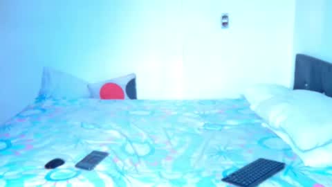 Snapshot of cluplechatur chatting on December 2024 03:21:01 PM Meggan y Thiago online show from December 2024 03:21:01 PM