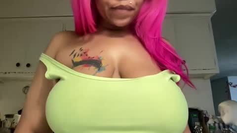 CocaNutt online show from January 2025 06:41:02 PM