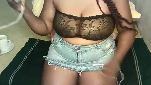 Snapshot of coco_vibes chatting on May 2026 10:00:02 AM Zuri online show from May 2026 10:00:02 AM