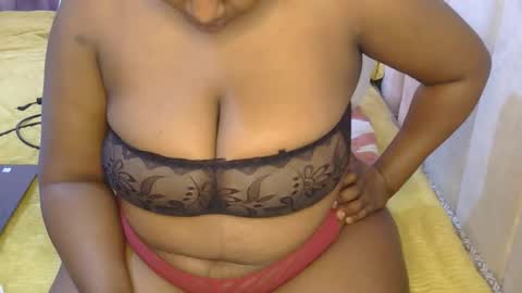 Snapshot of coco_vibes chatting on June 2026 09:32:01 AM Zuri online show from June 2026 09:32:01 AM