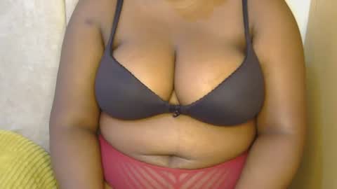 Snapshot of coco_vibes chatting on June 2026 10:14:02 AM Zuri online show from June 2026 10:14:02 AM