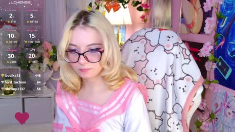 Snapshot of coconut_mia chatting on December 2024 12:00:02 AM Mia online show from December 2024 12:00:02 AM