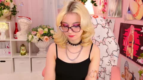 Snapshot of coconut_mia chatting on December 2024 10:28:01 PM Mia online show from December 2024 10:28:01 PM