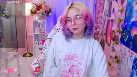 Snapshot of coconut_mia chatting on November 2025 10:21:02 PM Mia online show from November 2025 10:21:02 PM