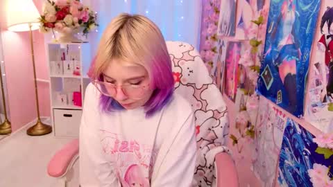 Snapshot of coconut_mia chatting on November 2025 05:00:02 PM Mia online show from November 2025 05:00:02 PM