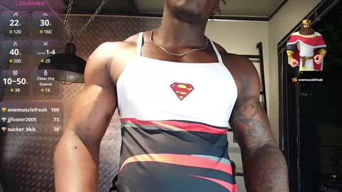 Snapshot of colethunder chatting on January 2025 01:32:01 AM ColeThunder online show from January 2025 01:32:01 AM