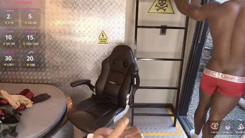 Snapshot of colethunder chatting on January 2025 10:24:01 PM ColeThunder online show from January 2025 10:24:01 PM