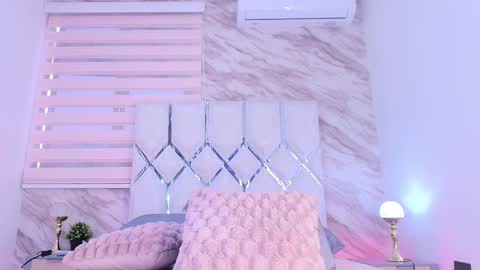 colett online show from November 2025 12:04:02 PM