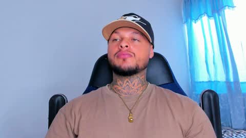 colin_fox1 online show from April 2026 05:54:01 PM