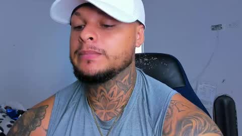 colin_fox1 online show from April 2026 04:22:01 PM