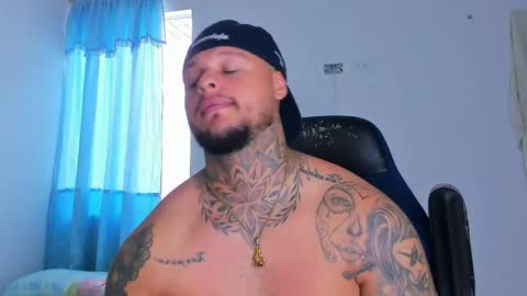 colin_fox1 online show from April 2026 04:12:02 PM