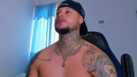 colin_fox1 online show from April 2026 03:37:01 PM