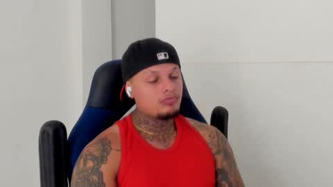 Snapshot of colin_prince2 chatting on January 2025 01:19:02 PM COLIN online show from January 2025 01:19:02 PM