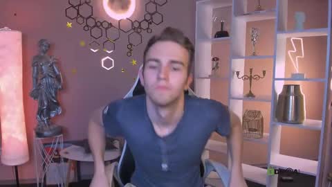 Snapshot of colin_storm chatting on June 2026 05:42:01 AM colin online show from June 2026 05:42:01 AM