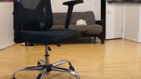 College001 online show from September 2025 12:48:01 PM