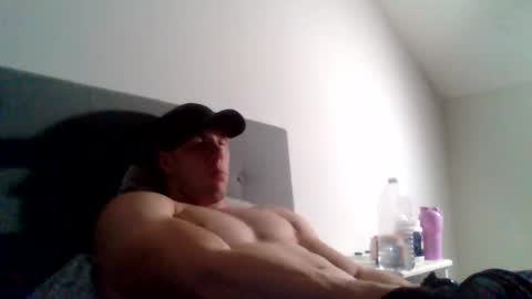Snapshot of college_muscle chatting on January 2025 09:29:01 PM foreverxshredded online show from January 2025 09:29:01 PM