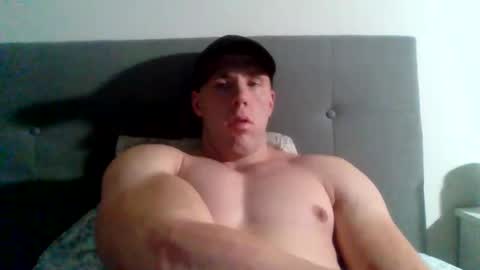 Snapshot of college_muscle chatting on January 2025 02:19:01 PM foreverxshredded online show from January 2025 02:19:01 PM
