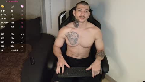 Snapshot of colombianmuscle8 chatting on January 2025 02:16:02 AM colombianmuscle8 online show from January 2025 02:16:02 AM