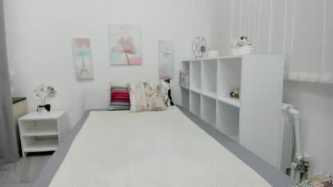 Camilla online show from March 2026 04:07:02 AM