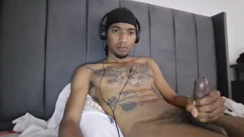 Snapshot of comoseria1927realg4life chatting on May 2026 01:38:02 PM comoseria1927realg4life online show from May 2026 01:38:02 PM