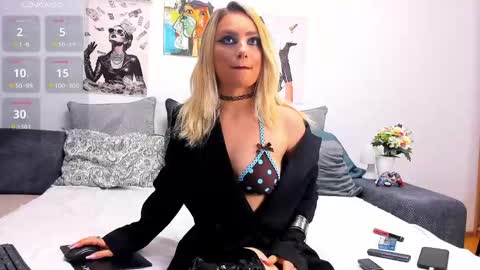Snapshot of confidentmistress chatting on June 2026 04:53:02 PM GoddessA online show from June 2026 04:53:02 PM
