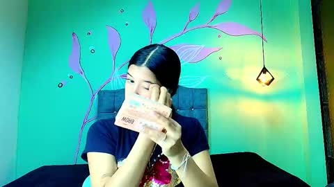 C O N N I E online show from December 2025 01:16:02 PM